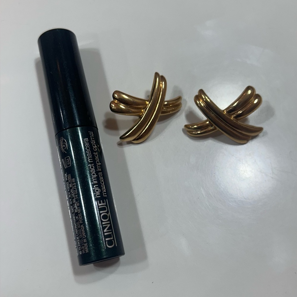 Avon Vintage Gold Earring Jewelry